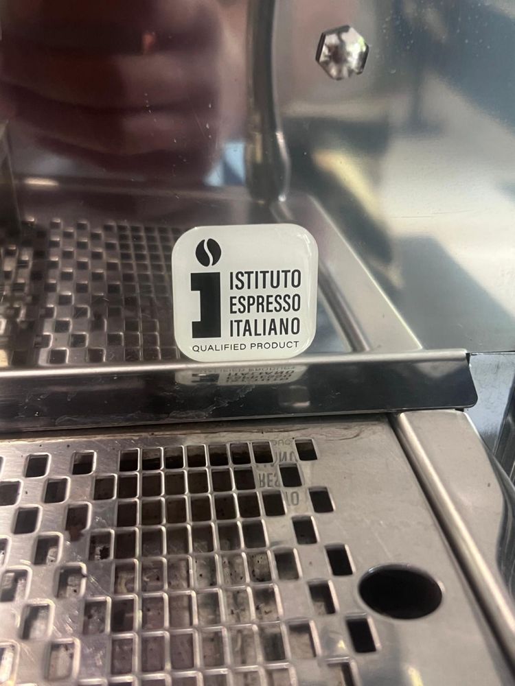 Vand sau schimb espressor profesional