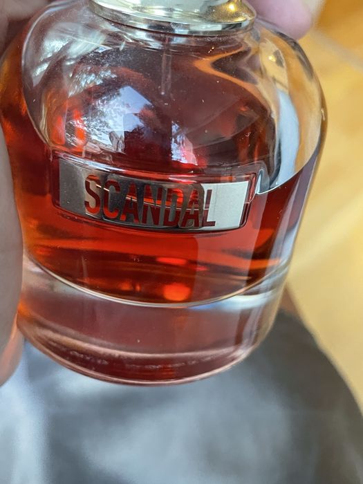 Apa de parfum Scandal