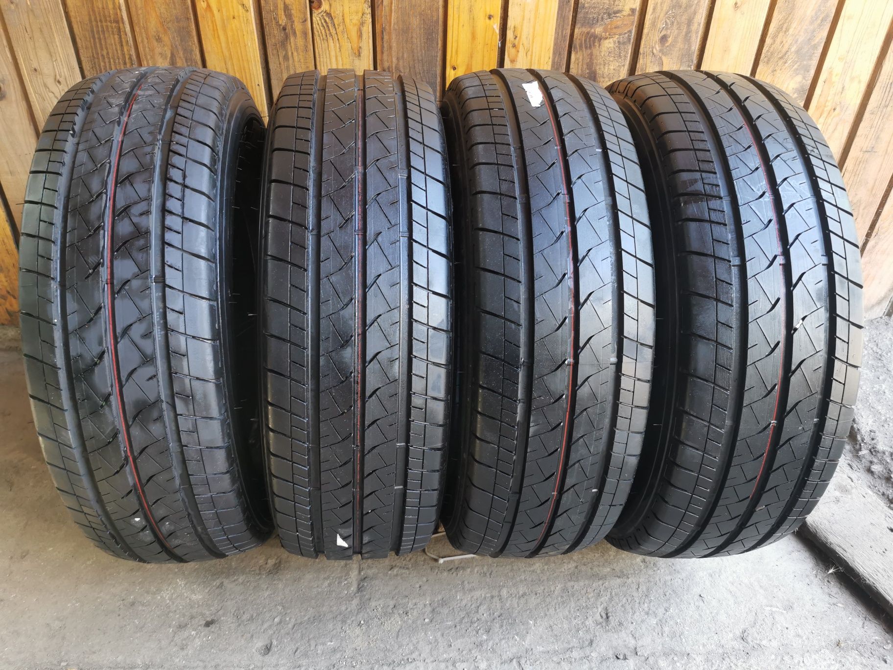 225 65 16C Bridgestone noi de vara