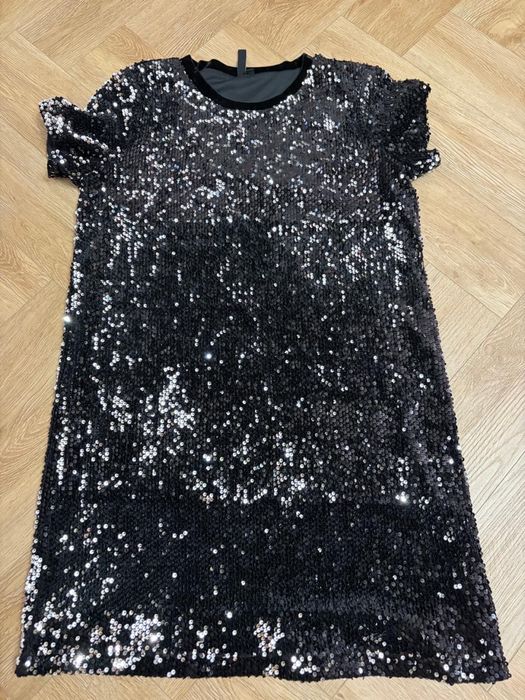 Продам нарядное платье в отличном состоянии