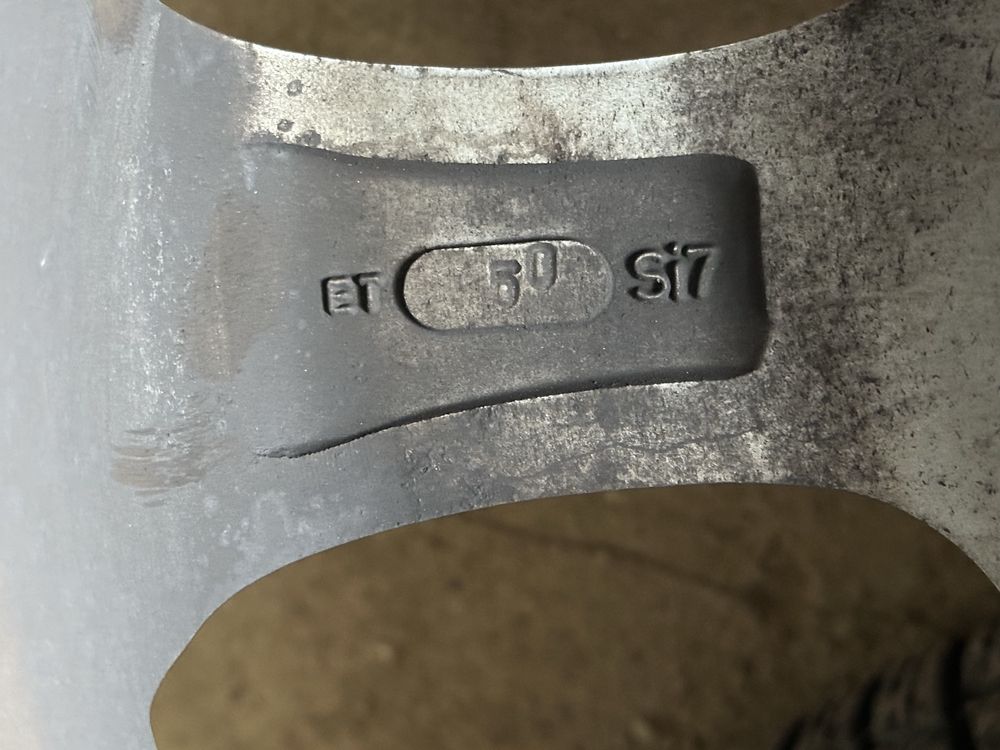 16,5x112 VW,Audi,Skoda с нови зимни гуми 205/55/16