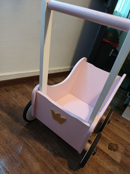 Carucior pentru papusi