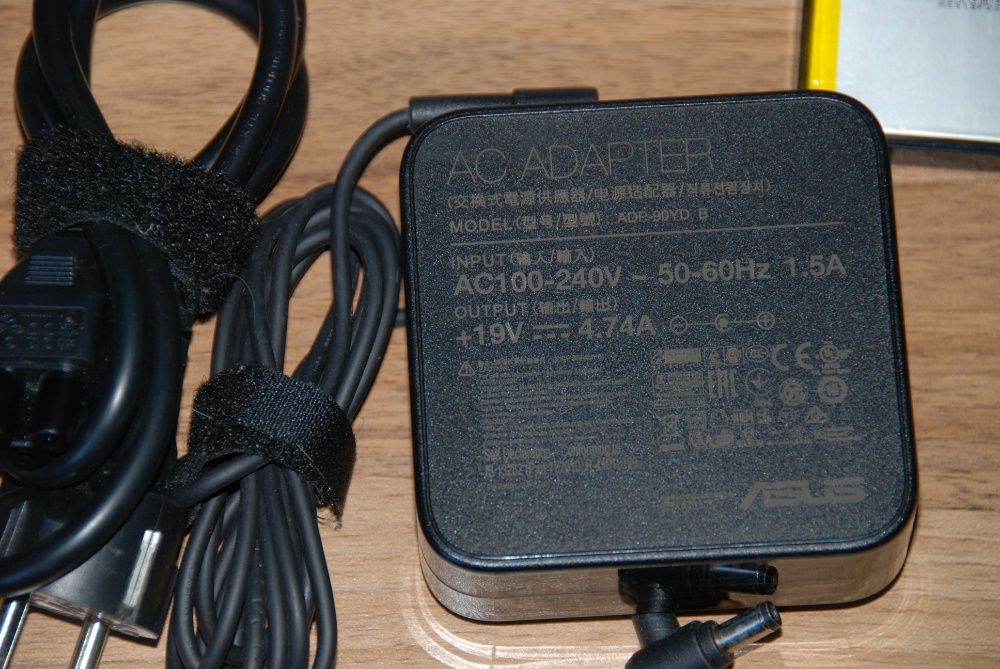 Лаптоп Asus X555DG 15.6" лентов кабел с камерата