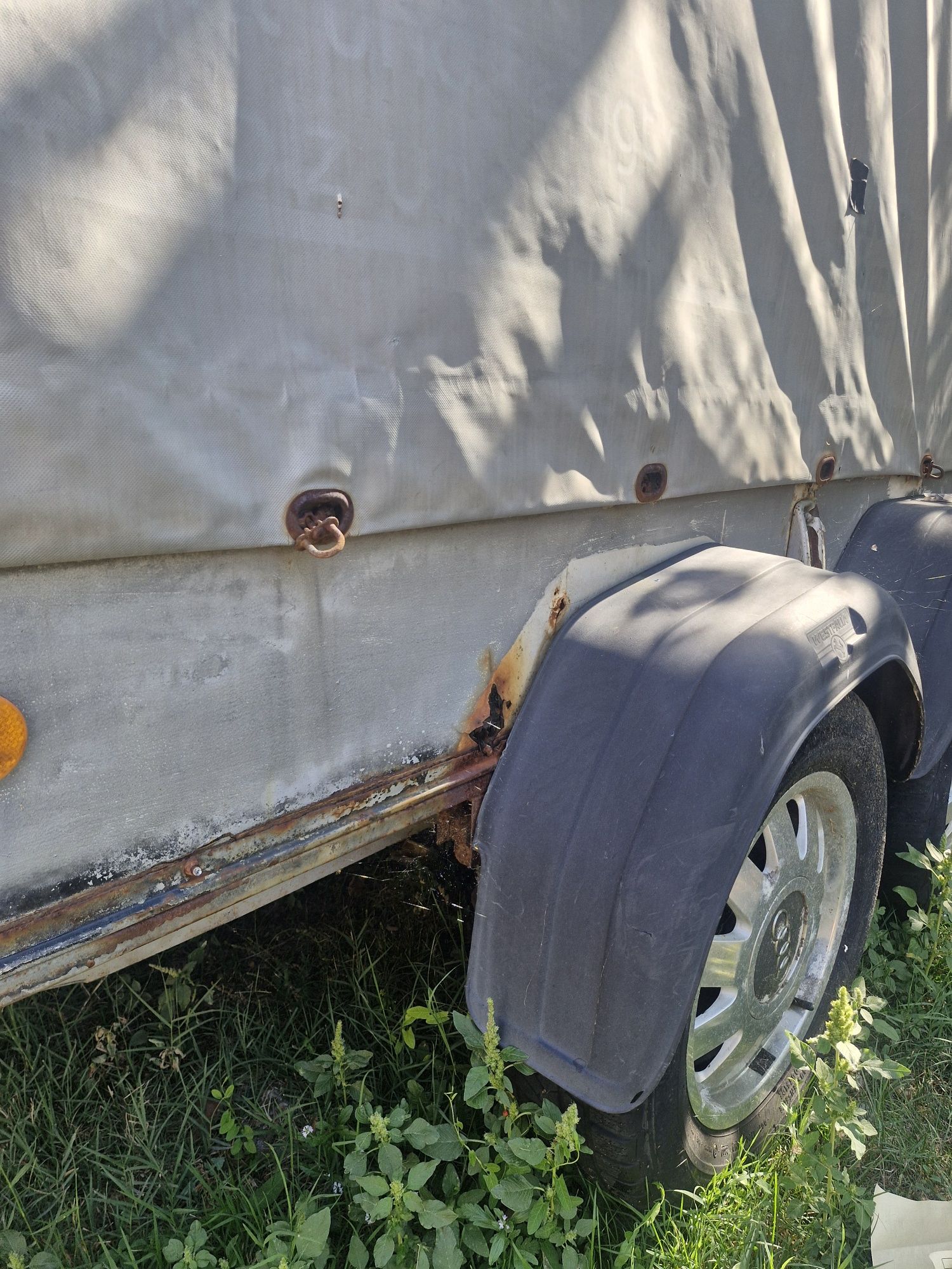Продавам ремарке Westfalia