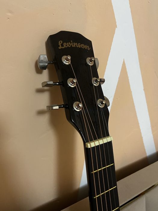 Акустическая гитара