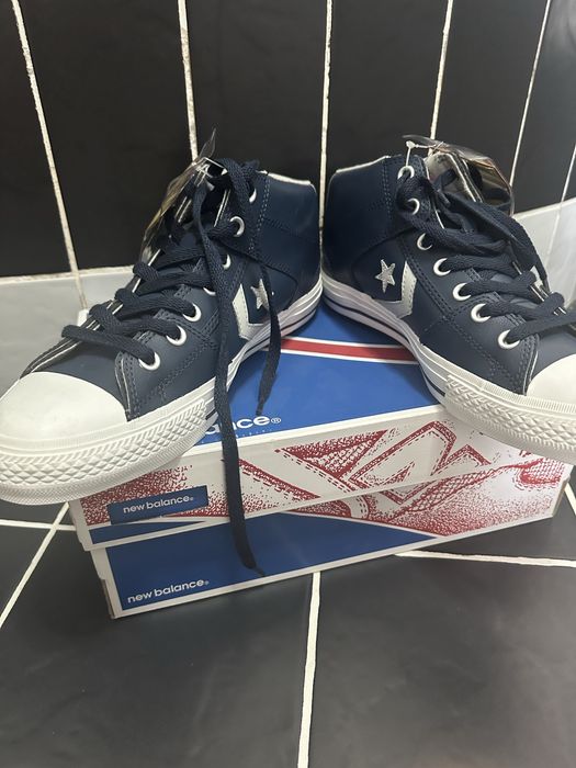 Vand adidasi Converse