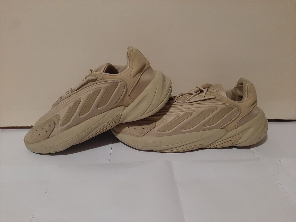 Adidas ozelia 44