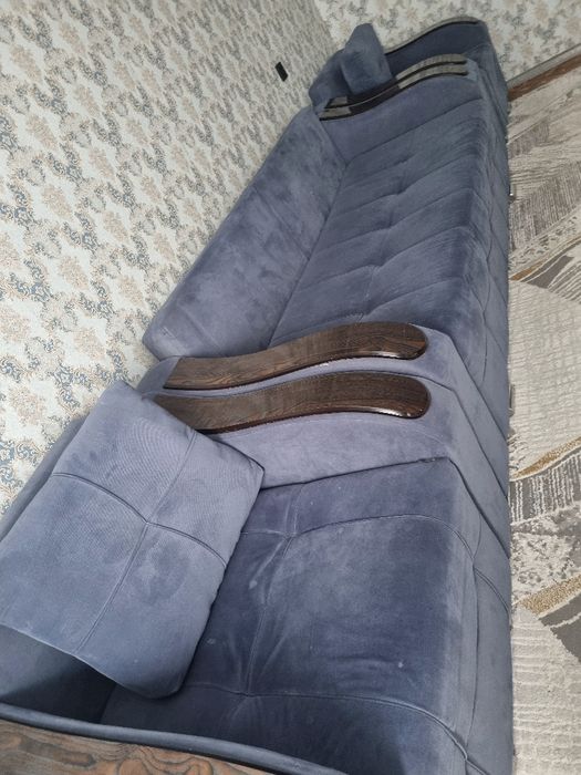 Продам диван 4м б/у