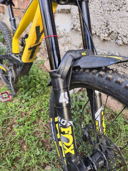 Продавам YT Tues AL 2019