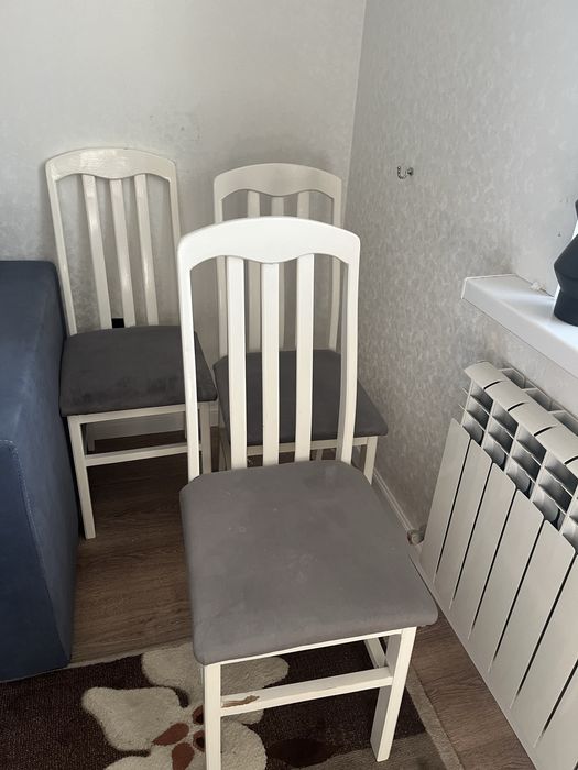 Стол со стульями