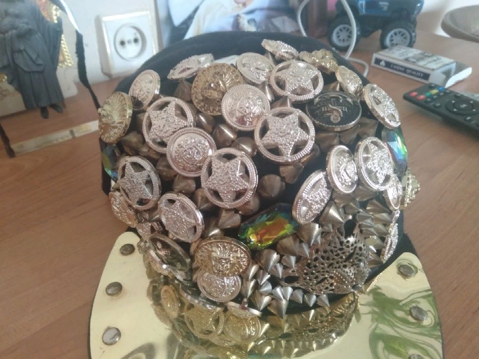 продаю бейсболку.экслюзив