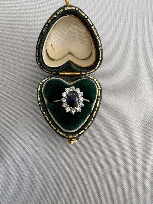 Inel din aur, safir si diamante