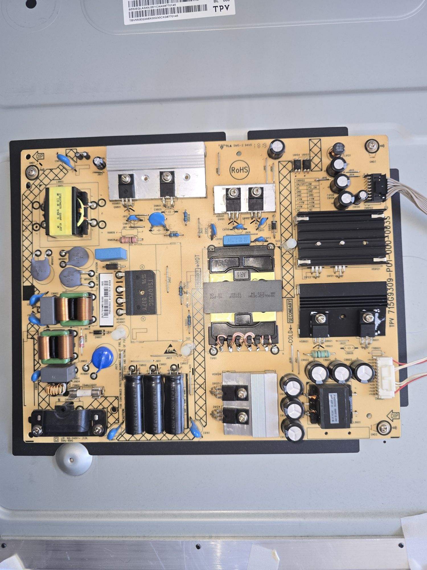 Продавам 2 телевизора philips със счупени матрици модели 55pus8503/12