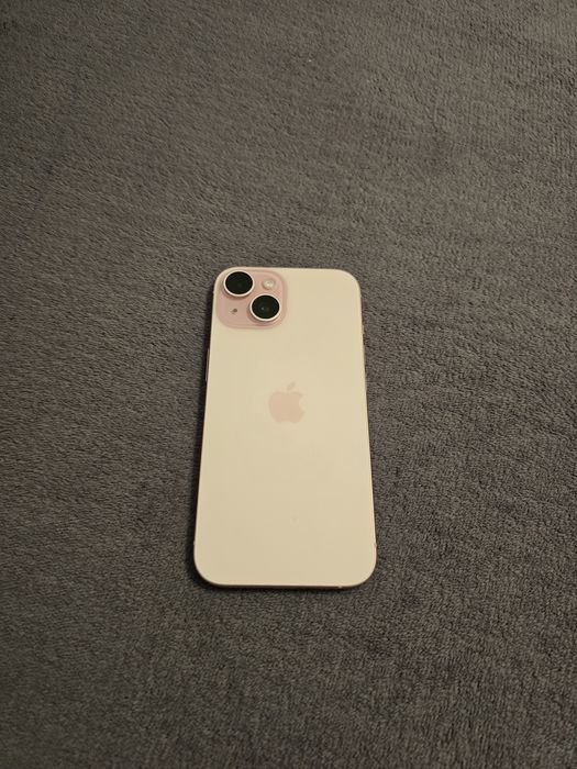 Vand/schimb Iphone 15 /128 gb impecabil