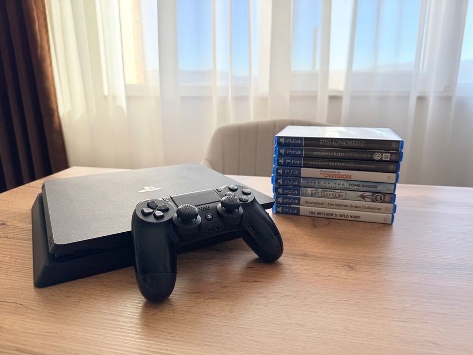 PlayStation 4 Slim 500 GB + 8 игри