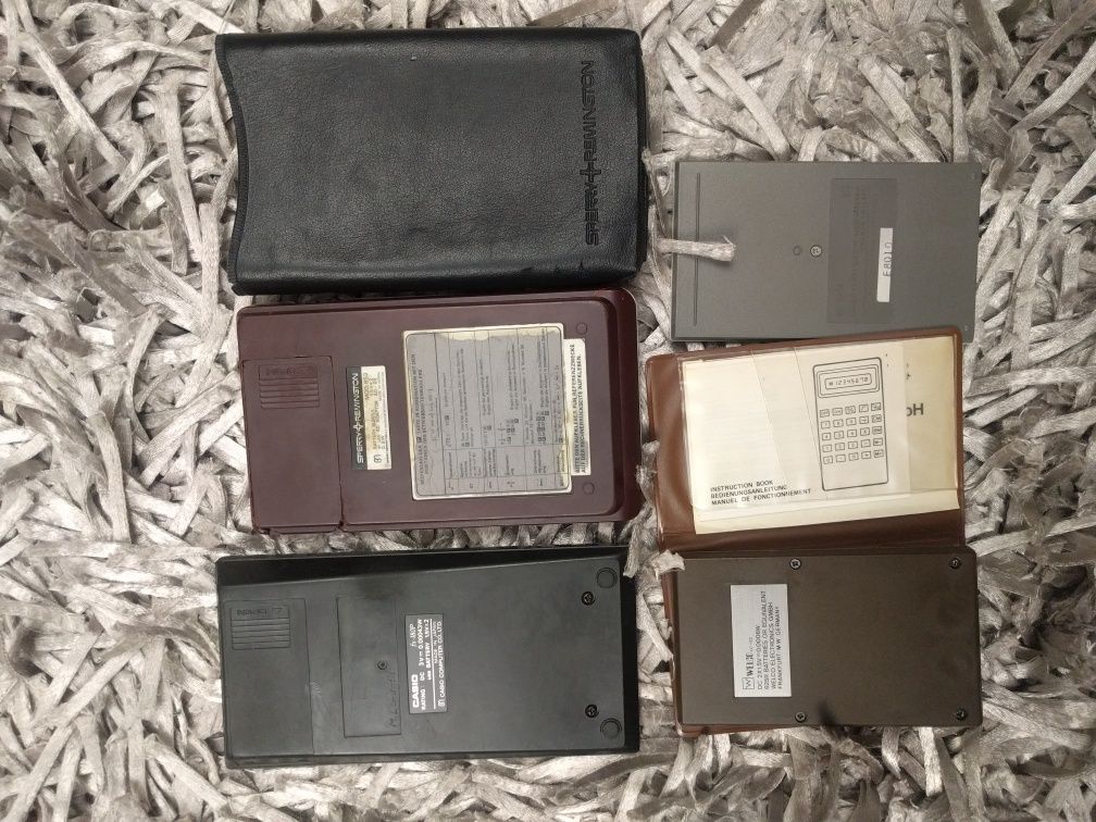 4 calculatoare de buzunar vintage Casio,Sperv-Remington, Sharp ,Welco