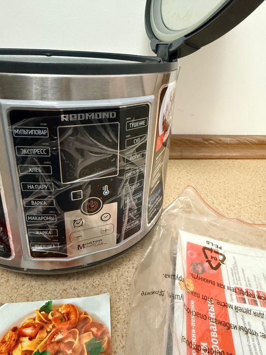 Продам мультиварку В хорошем Состоянии!