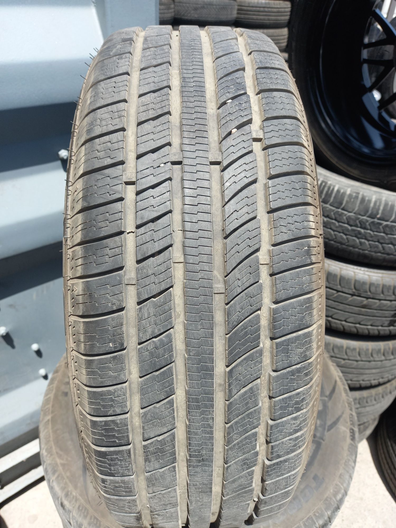 Toyota камрй 240$ диски+шина комплект 4 шт родной