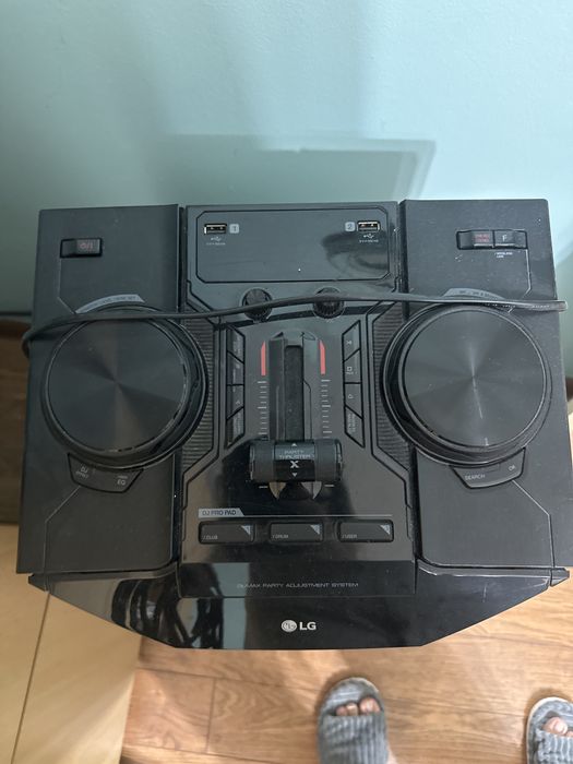Boxa LG cu microfon inclus