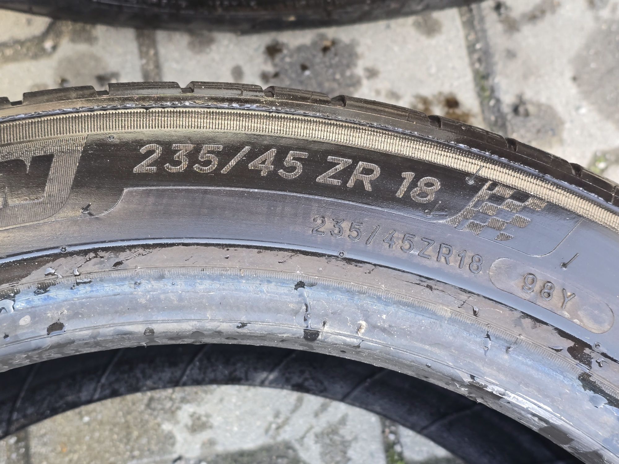 235 45 18 Michelin