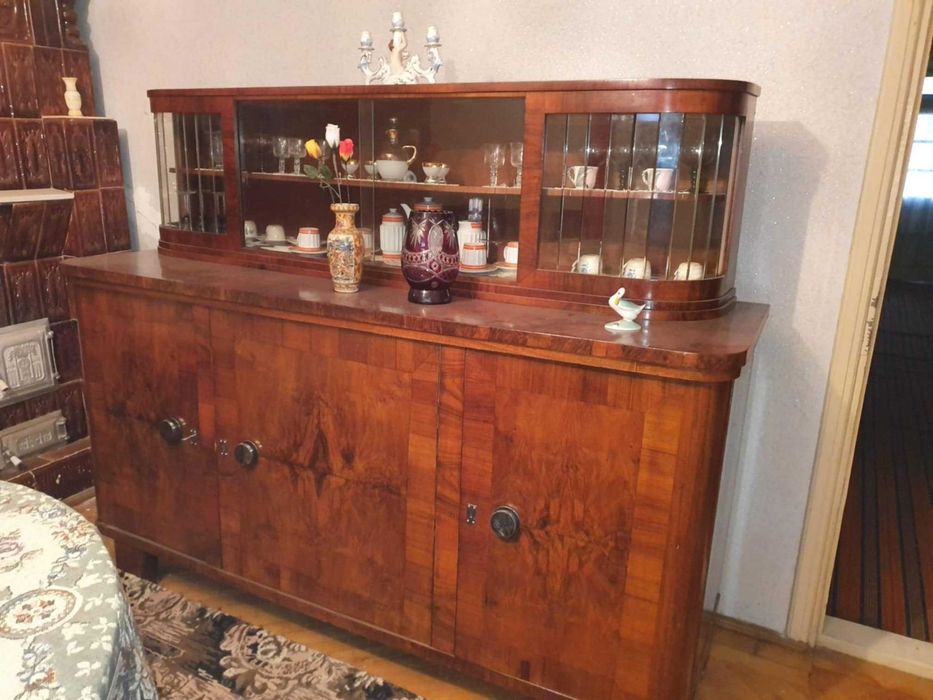 Bufet vitrina vintage din lemn masiv