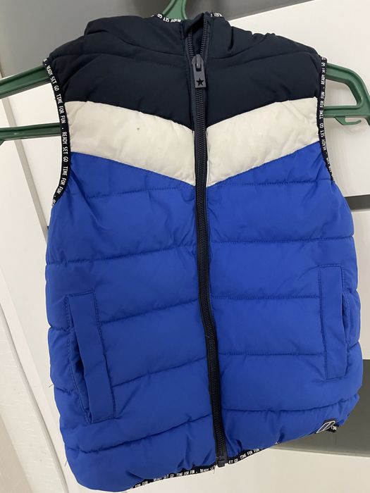 Продам безрукавку от фирмы Next 4500