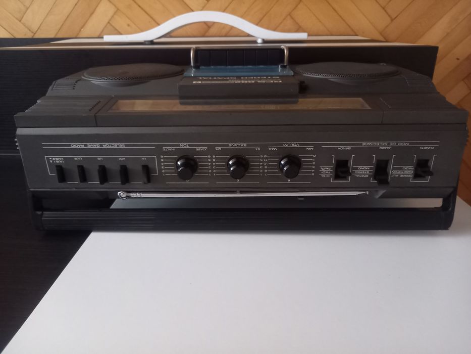 Radiocasetofon romanesc Stereo Spatial