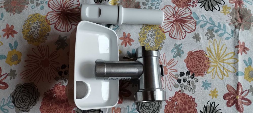 Accesoriu de tocat carne compatibil cu robotii de bucatarie Bosch MUM5