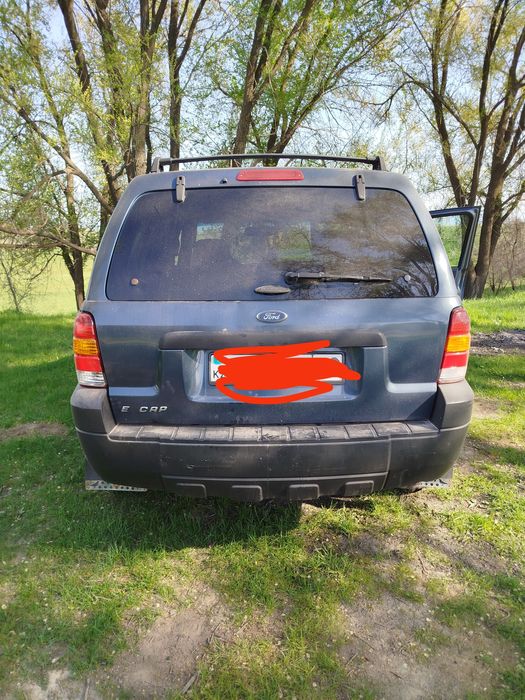 Продам машину на ходу вложении по кузову год 2005