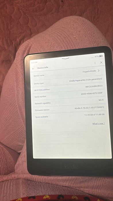 Vând Kindle Paperwhite (Gen. 12) – Stare foarte bună, gata de aventuri