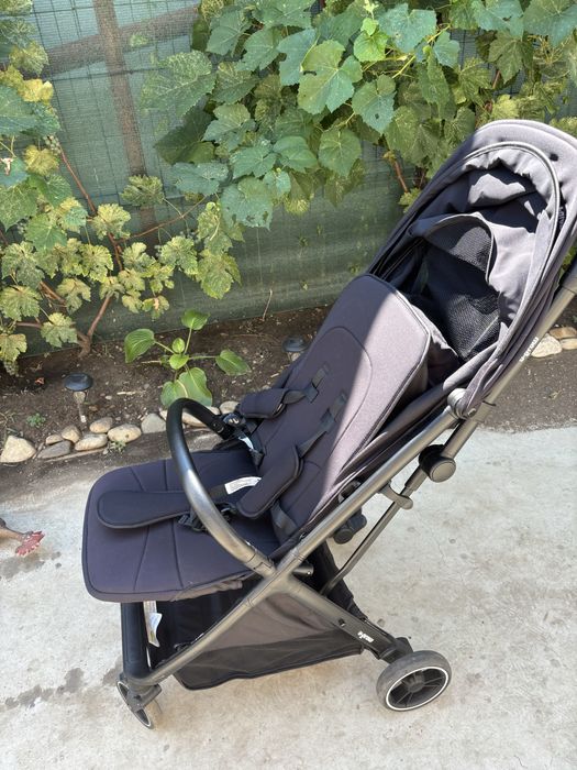 Carucior negru sport