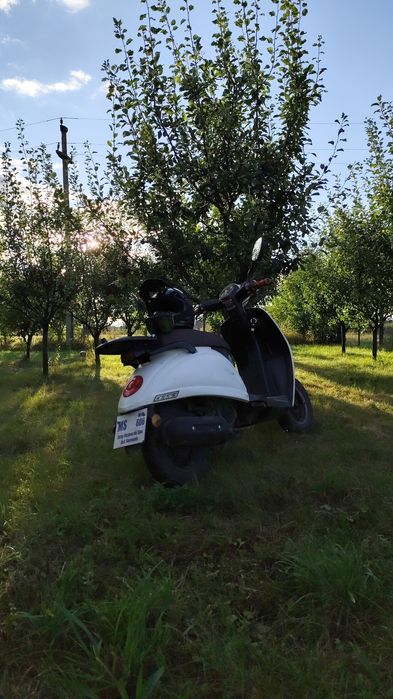 Vând scuter 49cc