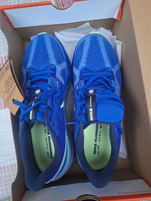 Маратонки  Nike.