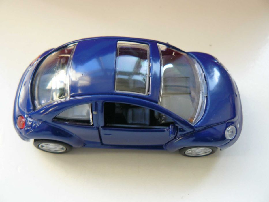 Macheta Auto De Colectie VOLKSWAGEN NEW BEETLE Scara 1:43,Noua AmerCom
