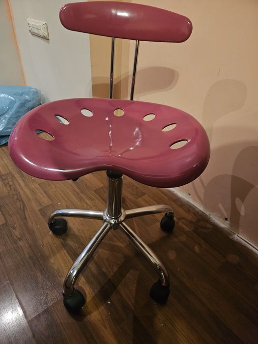 Розов детски стол