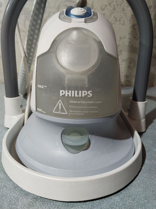 Продаю паровой утюг Phillips