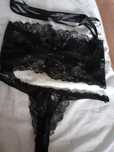 set lenjerie intima neagra cu aspect de dantela