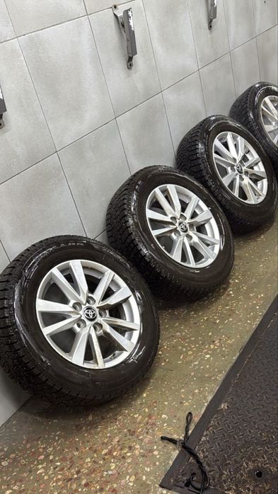 Диски с шинами Камри 70