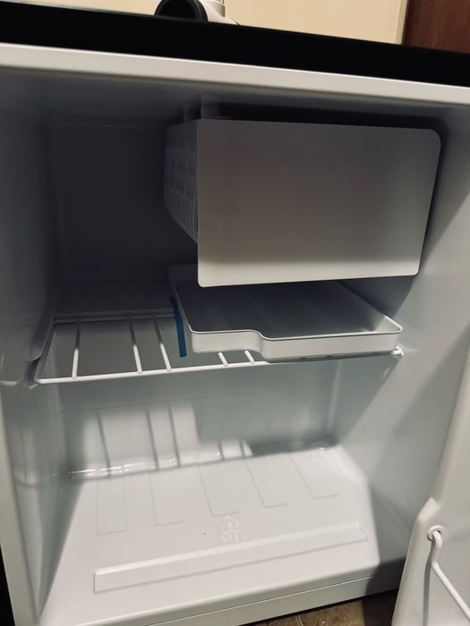 Хладилник мини бар Crown