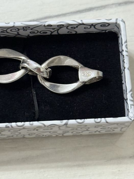 Нова сребърна гривна