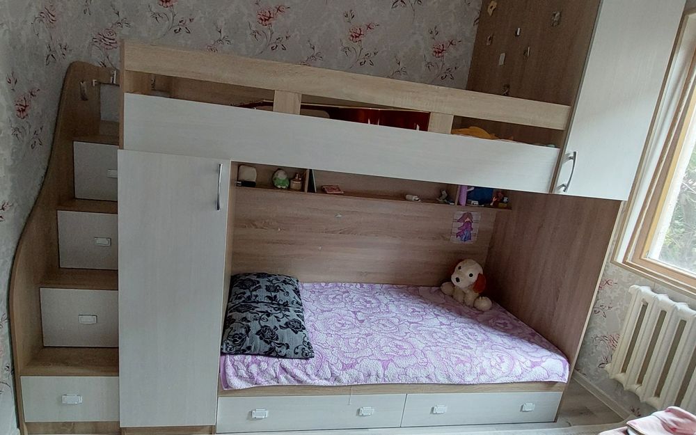 Кровать двухъярусная со встроенными шкафами