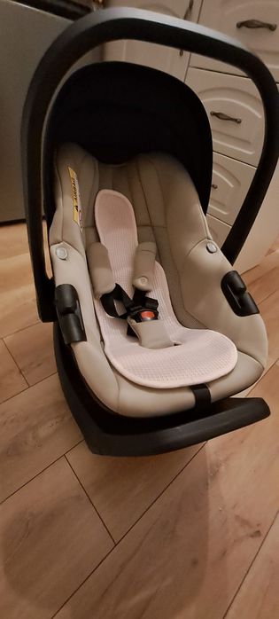 Бебешки кош за кола Venicci Tiago + база