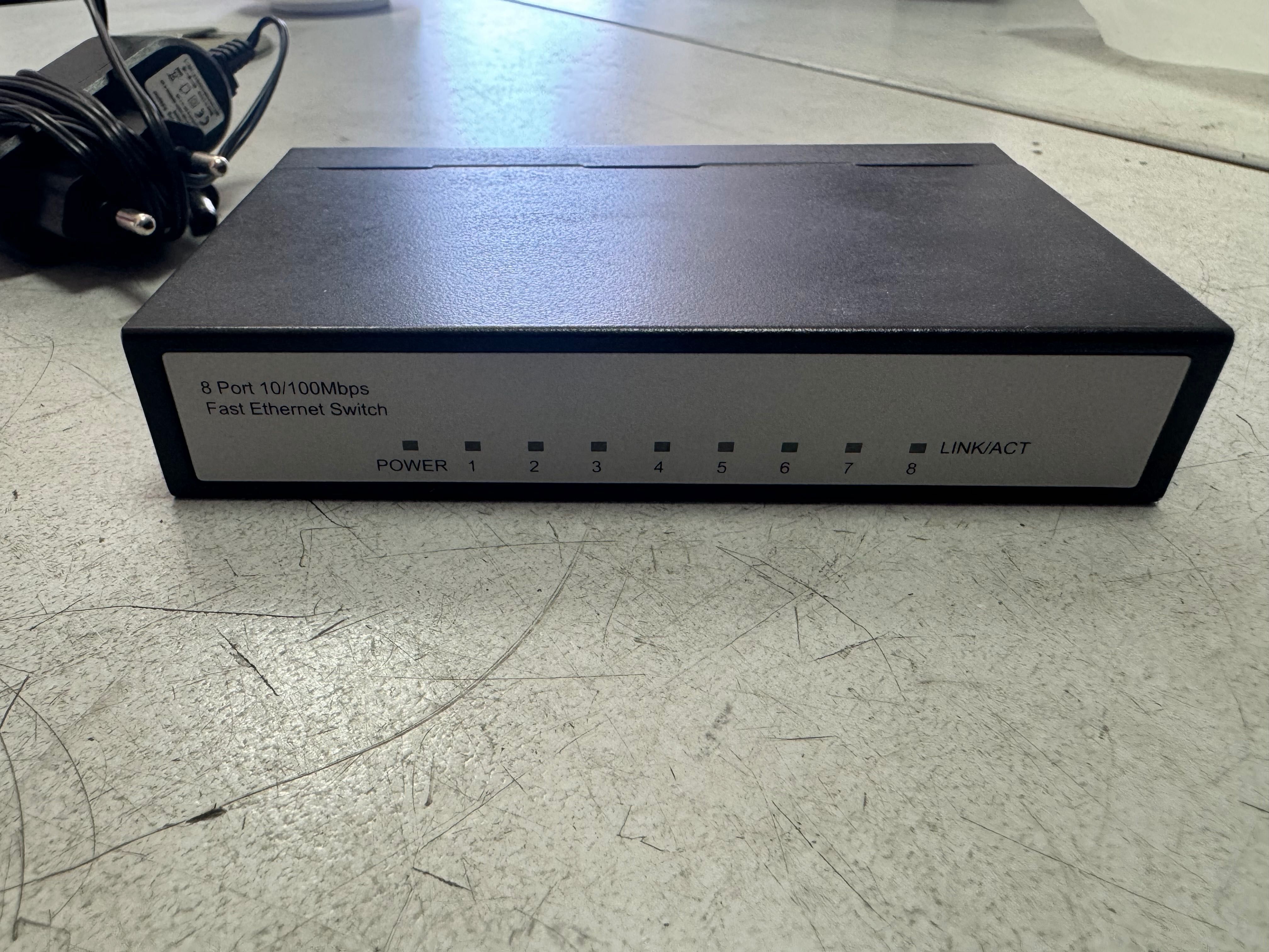 Суитч 8 порта / 8 port 10/100 Mbps