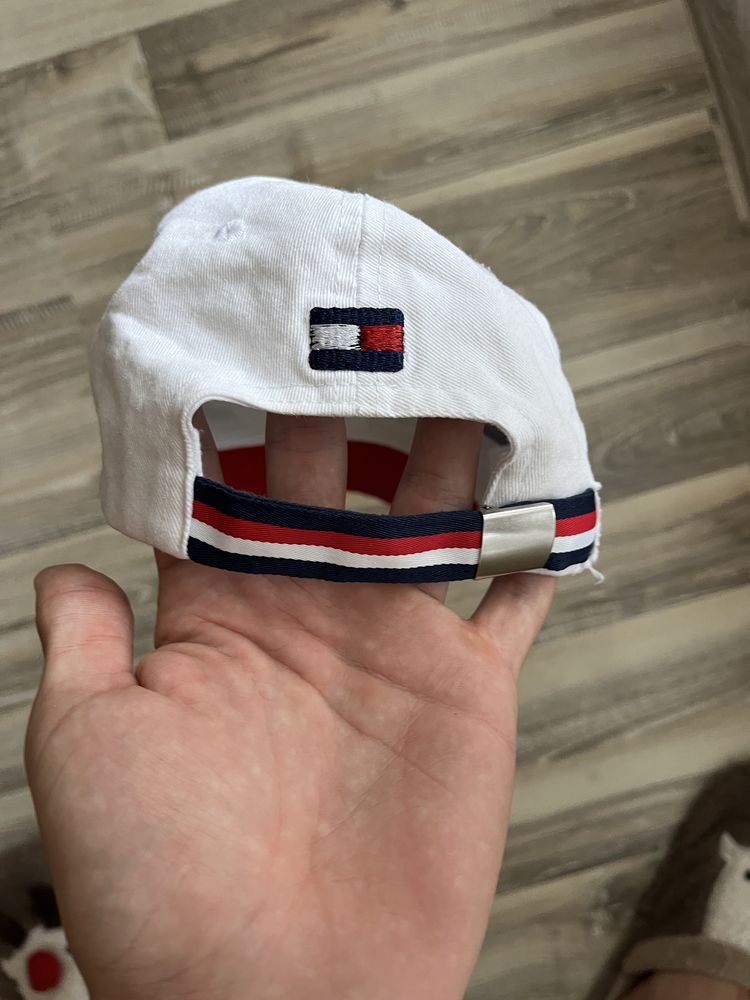 Шапка с корзика Tommy Hilfiger