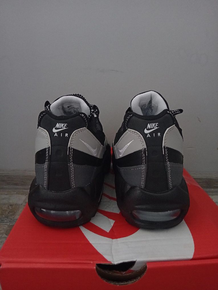 !!!Промо Цена!!! Nike Air Max 95 Essential