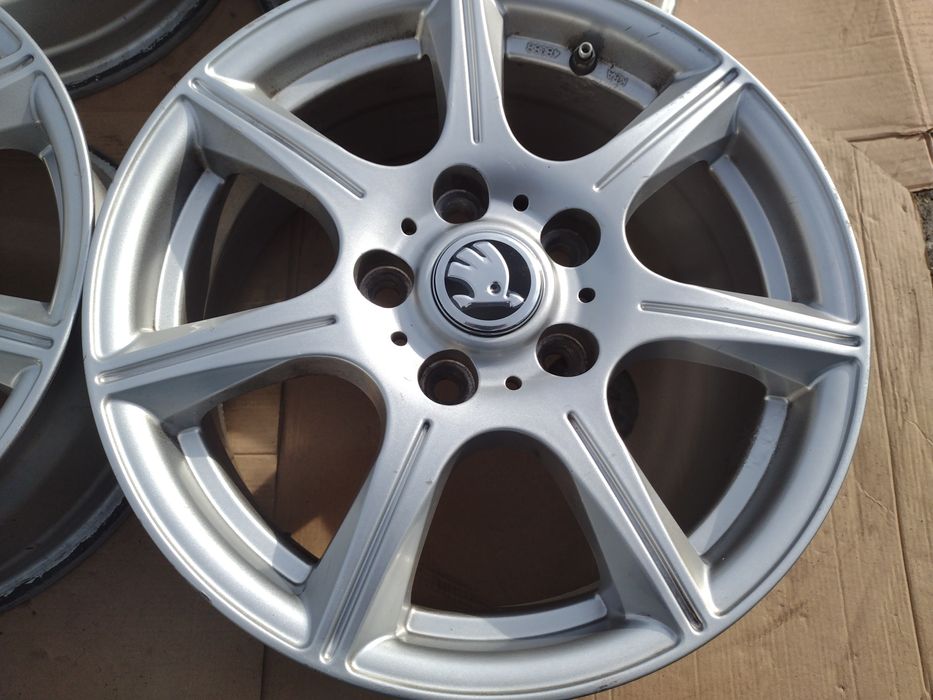 Перфектни CV3 15-5x112 ET45 6.5j Шкода Октавия 3