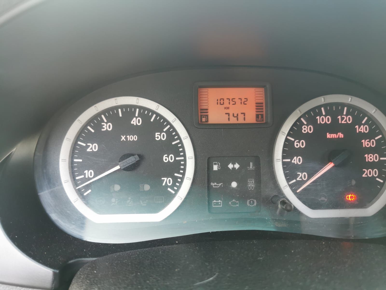 Vând Logan 1.4 MPI +GPL[ATENȚIE 107000 KM reali)