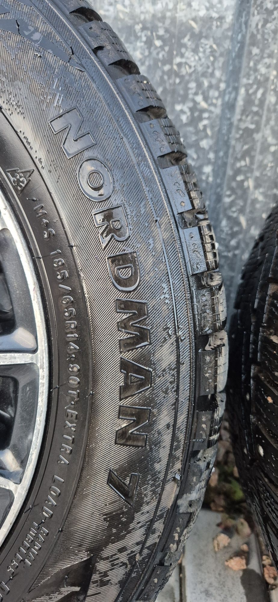 Nokian Nordman 7 185/65 R14 90T с шипами