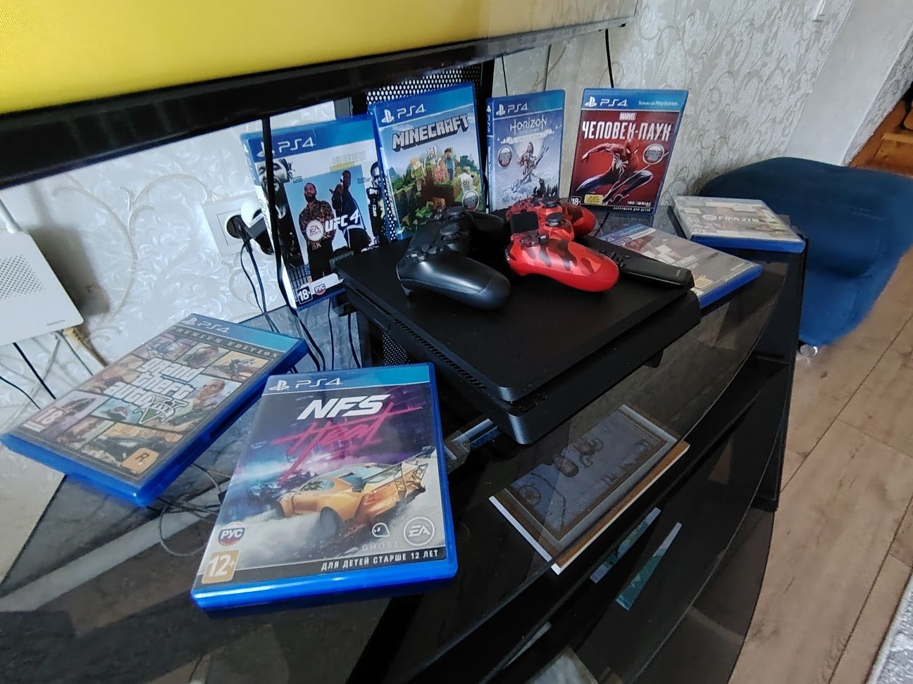 PS4 в идеальном состоянии торг есть