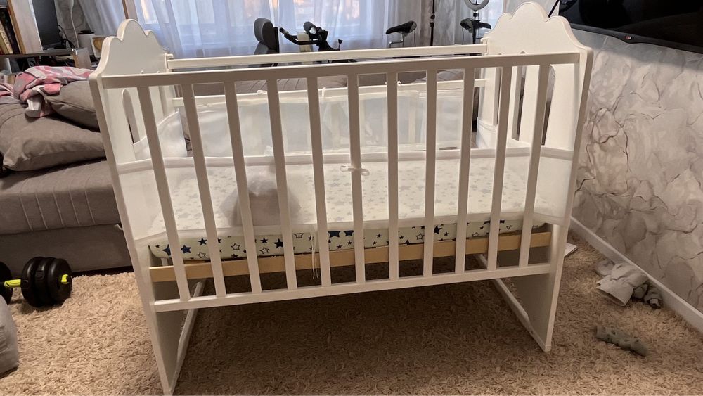 Продам детскую кроватку